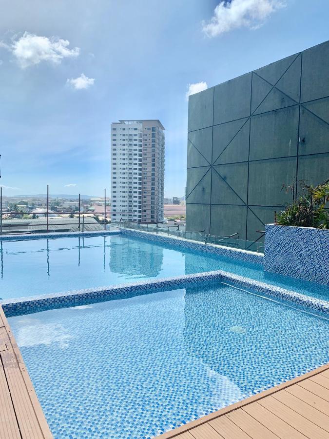 Hola! Condotel @ Inspiria Davao Bagian luar foto