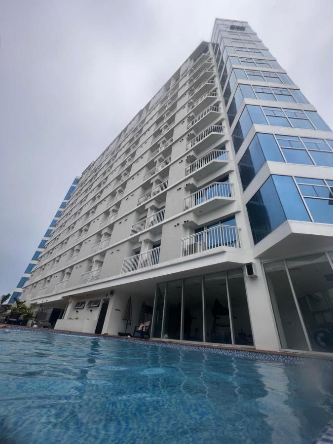 Hola! Condotel @ Inspiria Davao Bagian luar foto